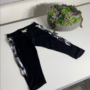Soul cycle cropped camo legging spin pants black grey small